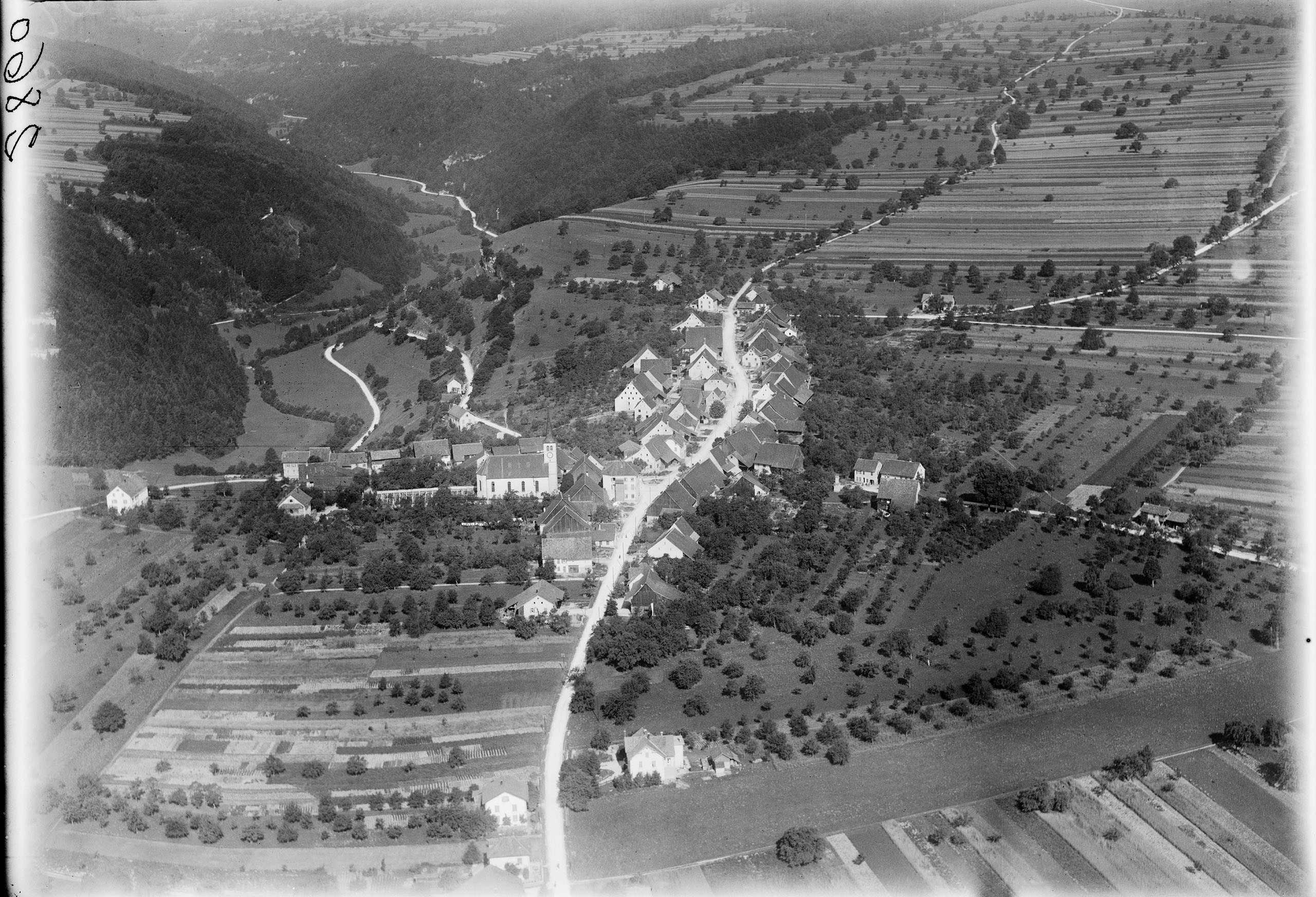 Röschenz bei Laufen aus 400 m